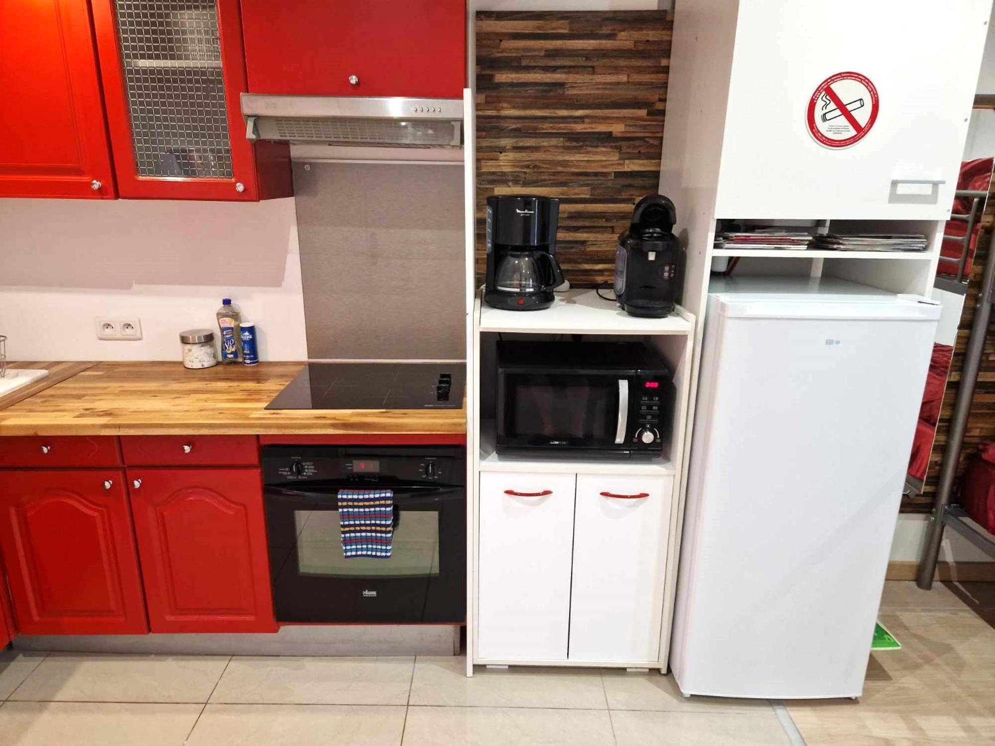 03 - Joli Studio Traversant Situe Au Rdc Avec 2 Lits, Tout Equipe Pour 1, 2 Ou 3 Personnes Maximum, Entree Independante Donnant Sur Parking Dont Une Place Est Reservee Devant La Porte, Grand Fourgon Possible Et Petit Jardin Sur L'Arriere Comme Une Ma Razac-sur-lʼIsle Eksteriør billede